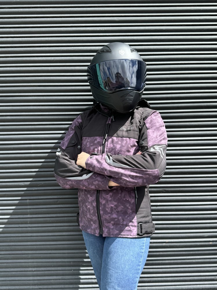 Chaqueta Street Negra Morada Mujer