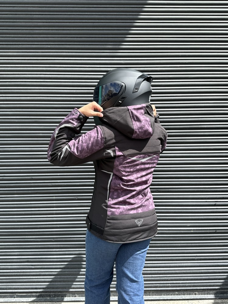 Chaqueta Street Negra Morada Mujer
