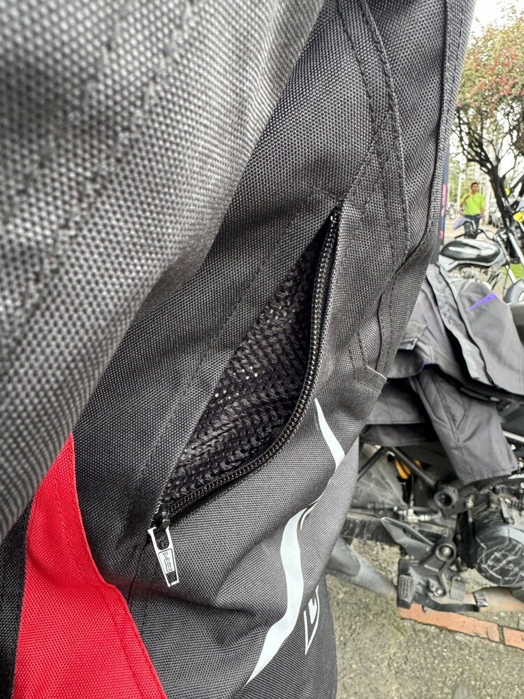 Chaqueta Hard Racer Negra Roja Mujer