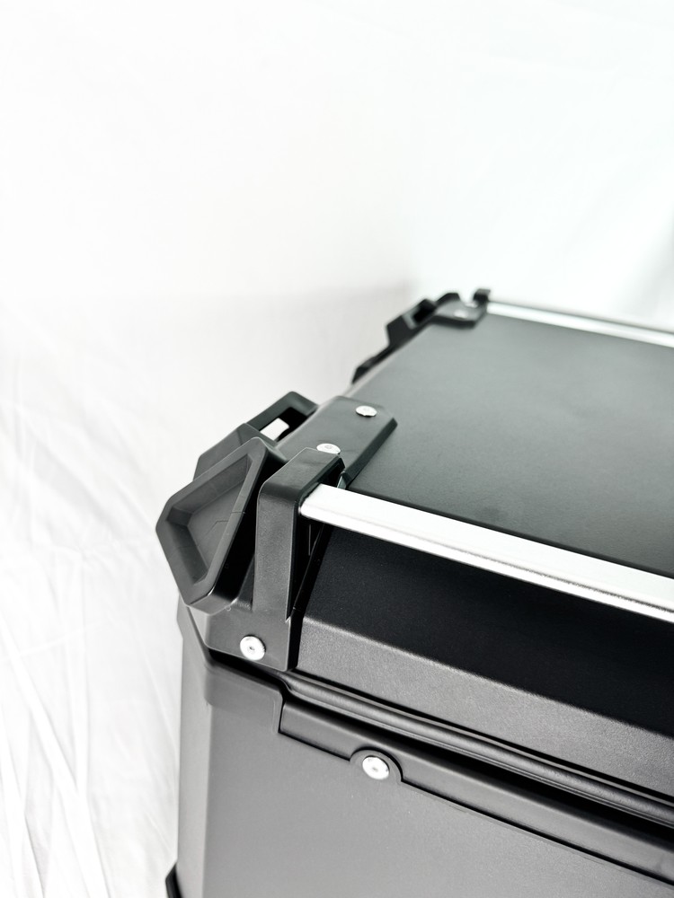Baúl de aluminio 55 L Negro