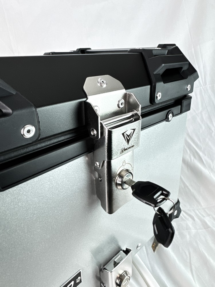 Baúl de aluminio 45 L (6 anclajes) Gris